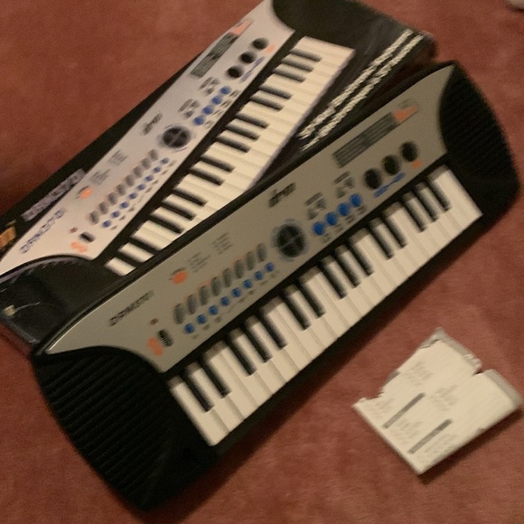 NWOT DRM3701 37-Ket Electronic Keyboard - Picture 5 of 13